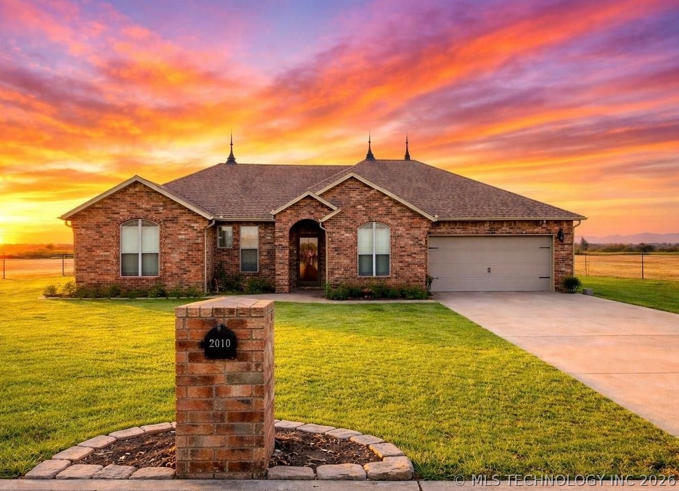 Photo 1 of 40 — 2010 E Creekside Road, Stigler, OK 74462