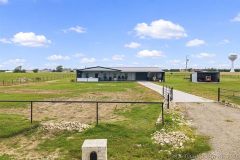 Photo of 8608 Ward Ranch RD, Marietta, OK 73448 (MLS # 2625025)