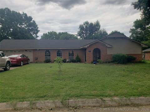 Photo of 1008 N Anthony Street, Muskogee, OK 74403 (MLS # 2622723)