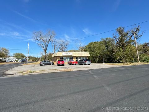 Photo of 201 E 1st Street, Tahlequah, OK 74464 (MLS # 2542574)