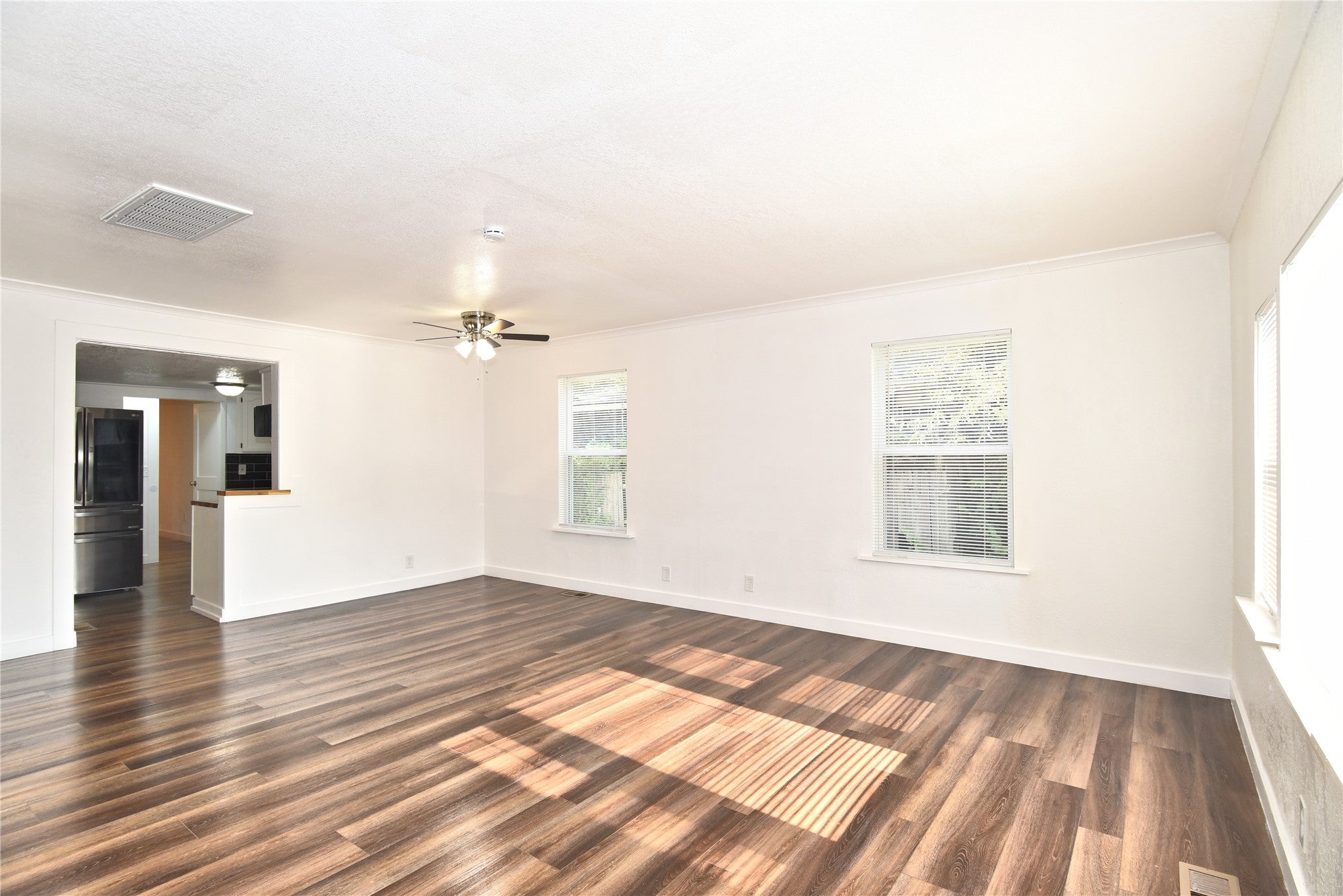 2128 N Saint Louis Avenue - Photo 3