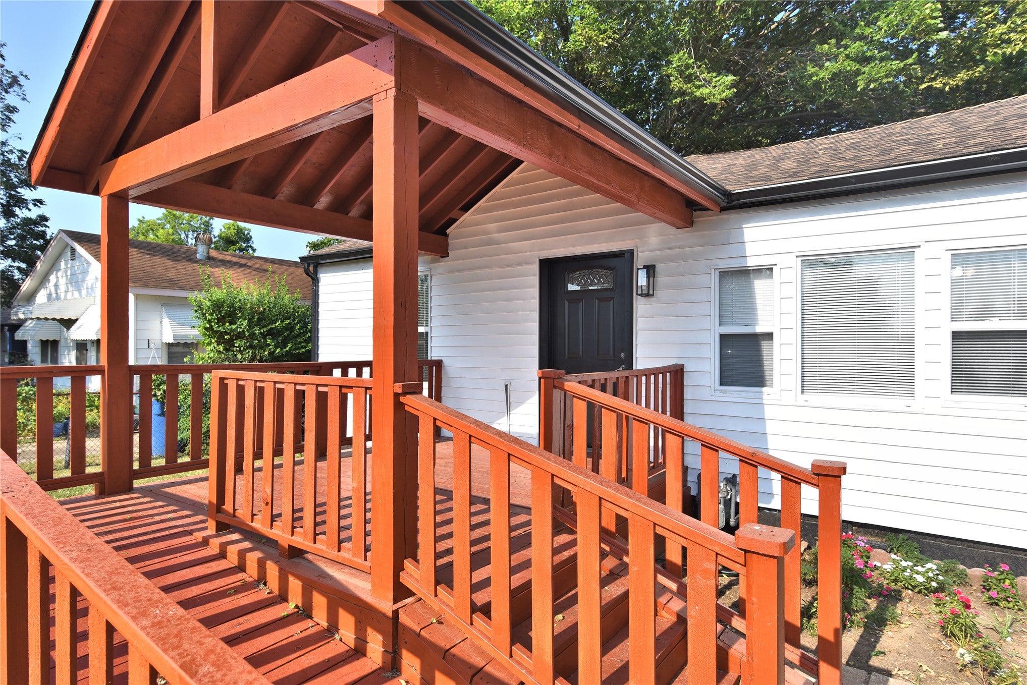 2128 N Saint Louis Avenue - Photo 2