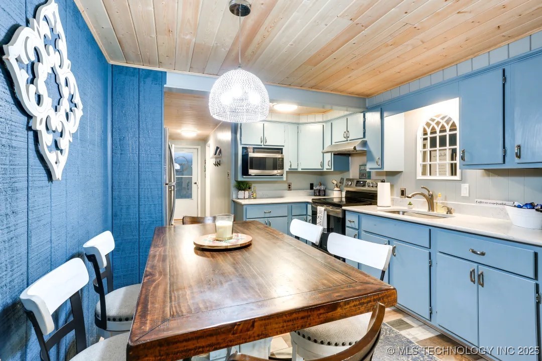 5112 Oakwood Drive