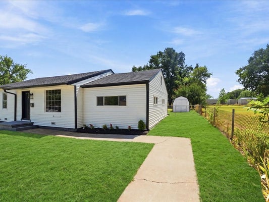 102 W 43RD ST, SAND SPRINGS, OK 74063 - Image ecbf3cd60d34bea9f88ac2b3a7688dda/189376636