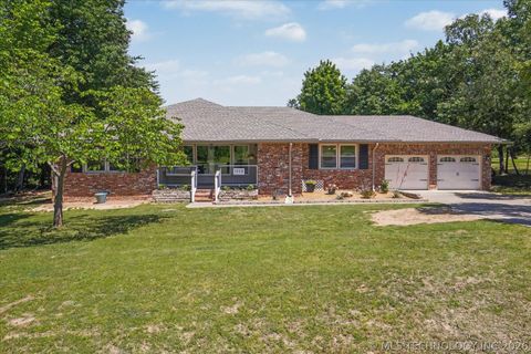Photo of 1115 Hickory Hill Road, Sapulpa, OK 74066 (MLS # 2615912)