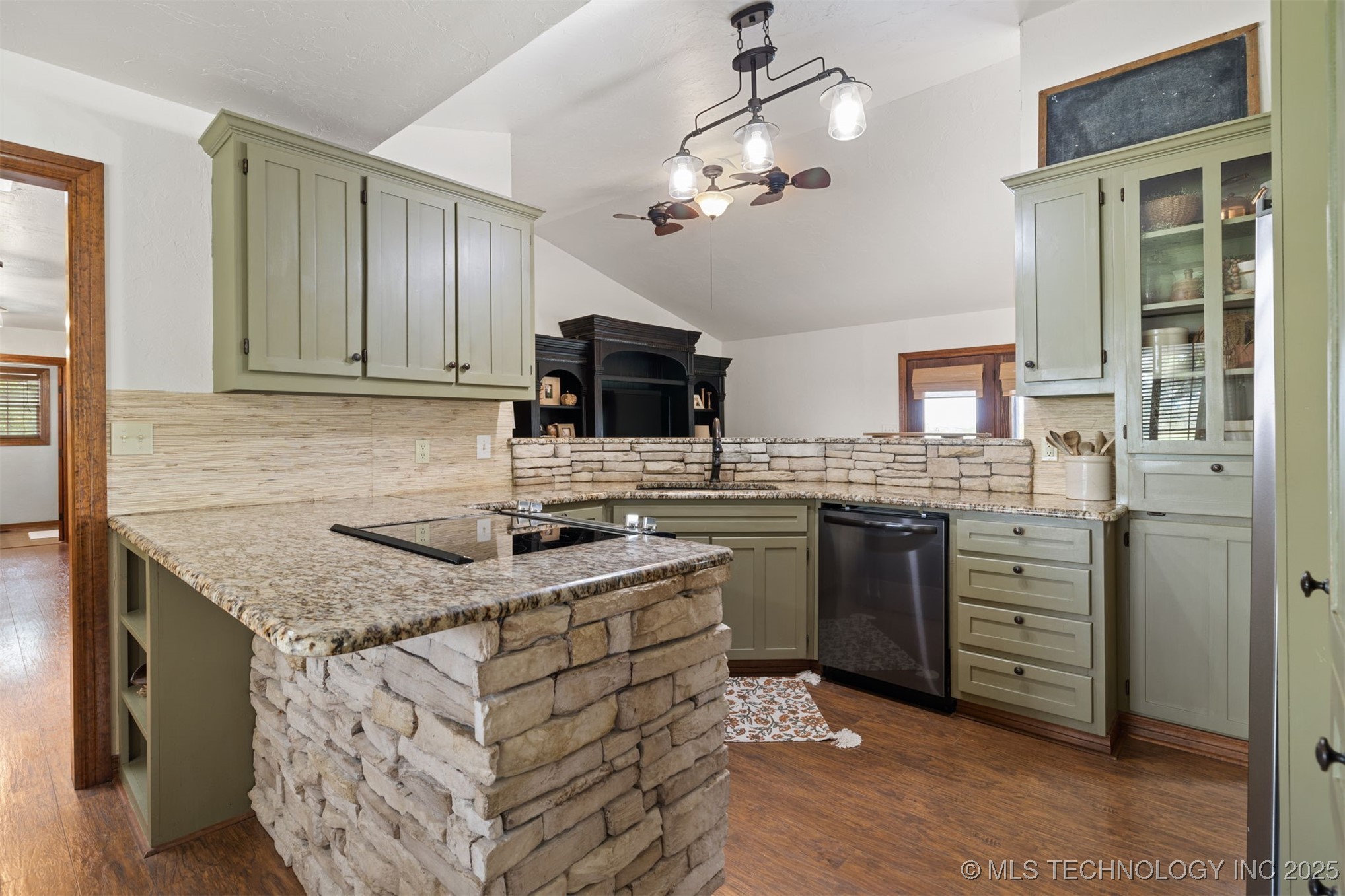 1403 S Timberline