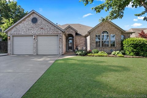 Photo of 10218 E 114th Place S, Bixby, OK 74008 (MLS # 2616717)