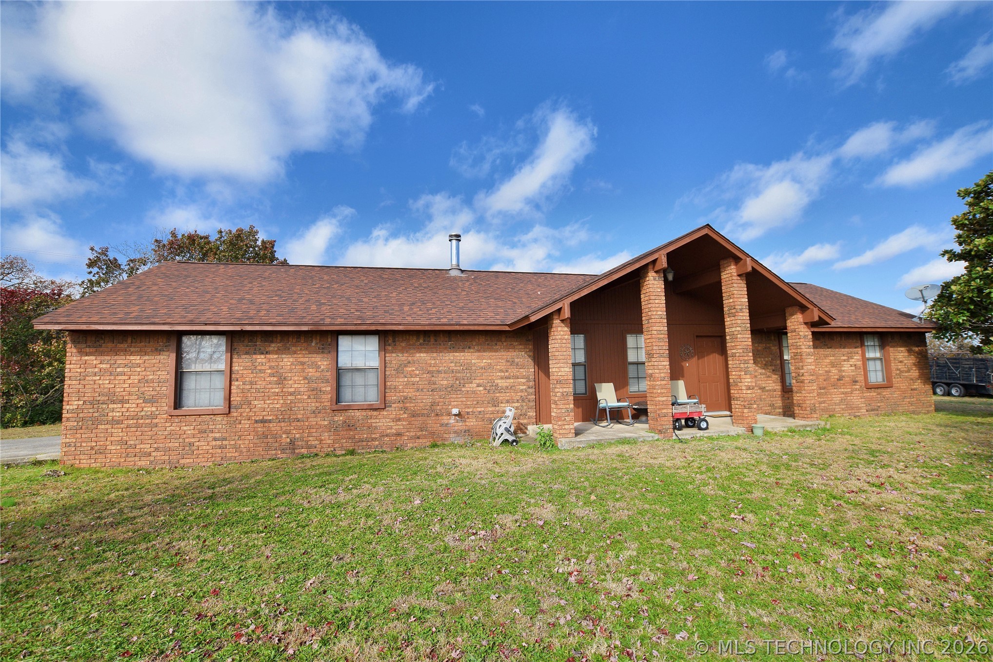 Photo 1 of 31 — 5747 E 620 Road, Locust Grove, OK 74352