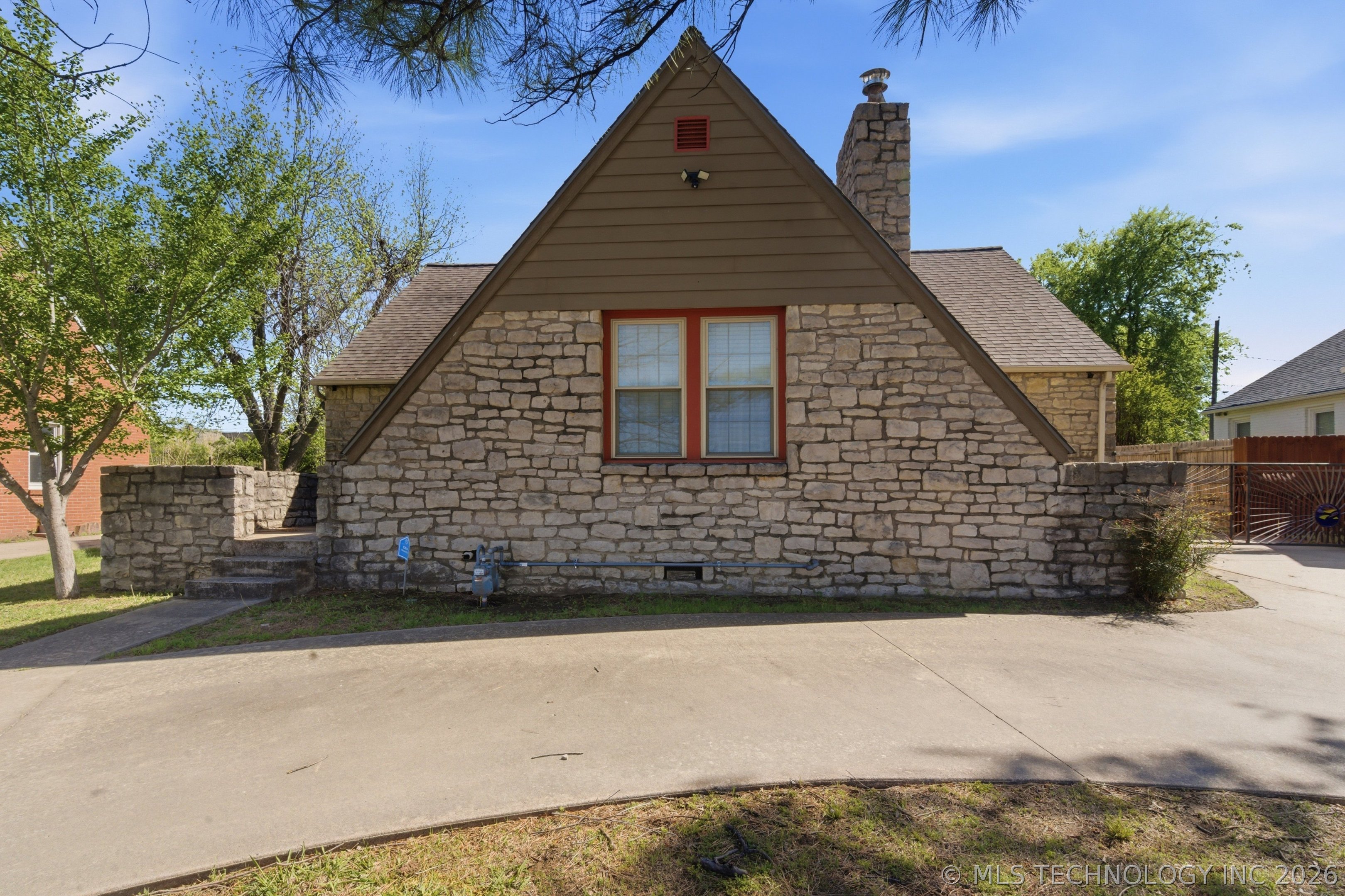 Photo 1 of 32 — 3182 E 1st Street, Tulsa, OK 74104