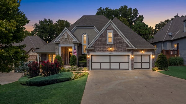 10608 S NANDINA CT, JENKS, OK 74037 - Image ee6c7cdc17fce427cfec4c5ec55a7e43/46806019