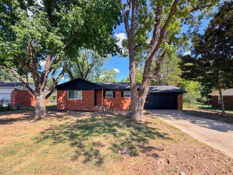 Photo of 905 Lamer Avenue, Tahlequah, OK 74464 (MLS # 2632548)