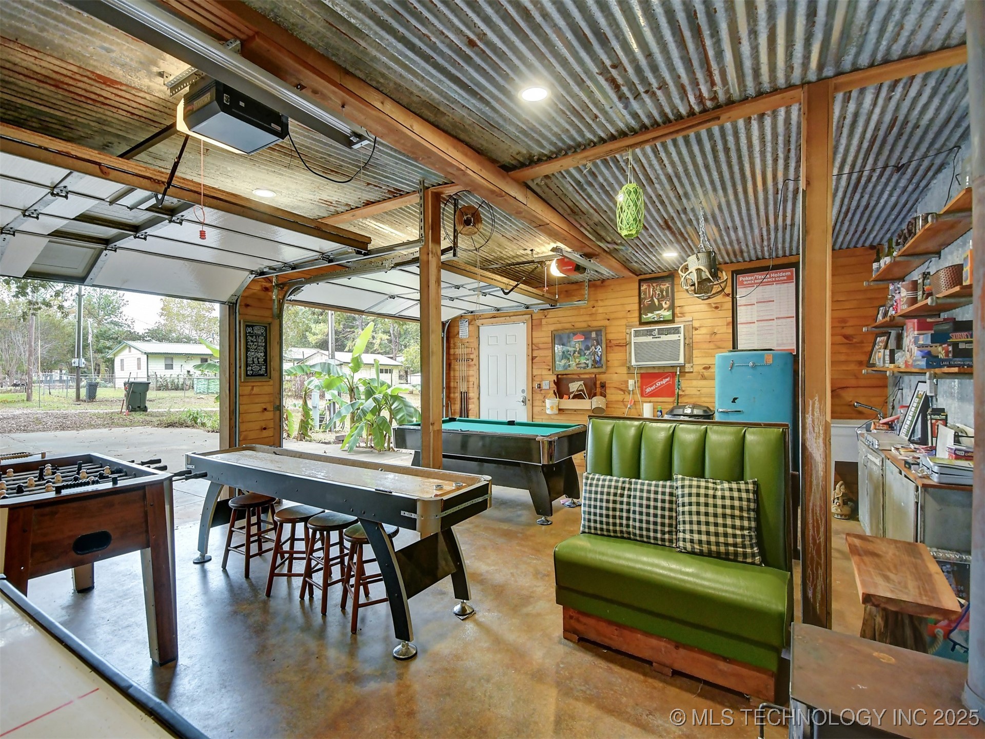 6446 War Bonnet Avenue