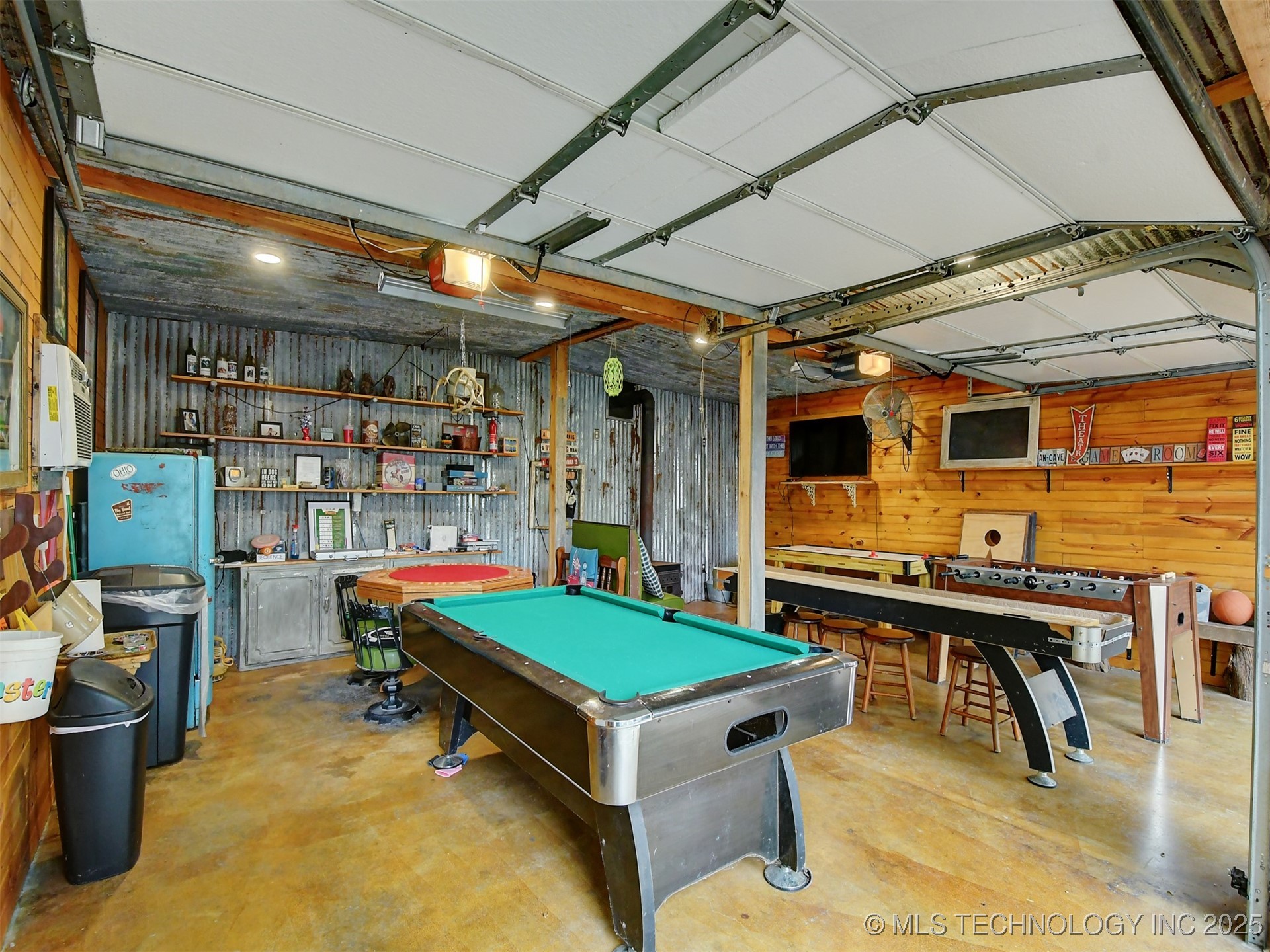 6446 War Bonnet Avenue