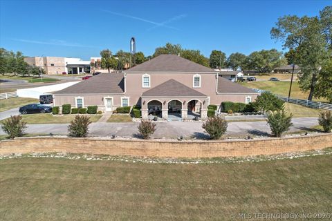 Photo of 1241 Circle Drive, Sapulpa, OK 74066 (MLS # 2617027)