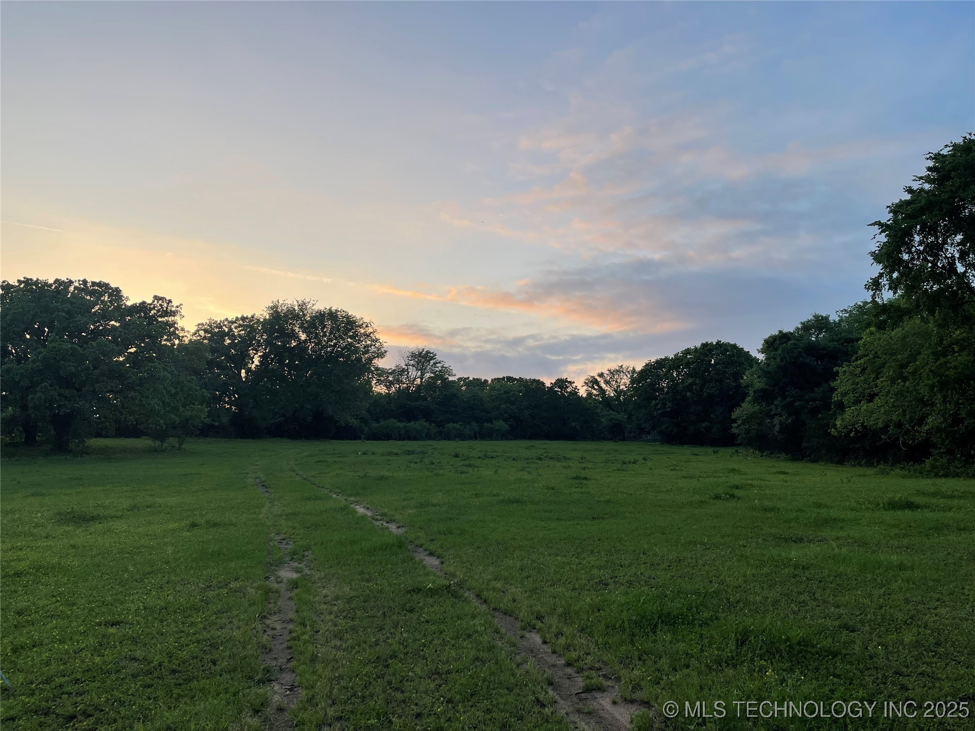 6806 S Rock Creek Loop