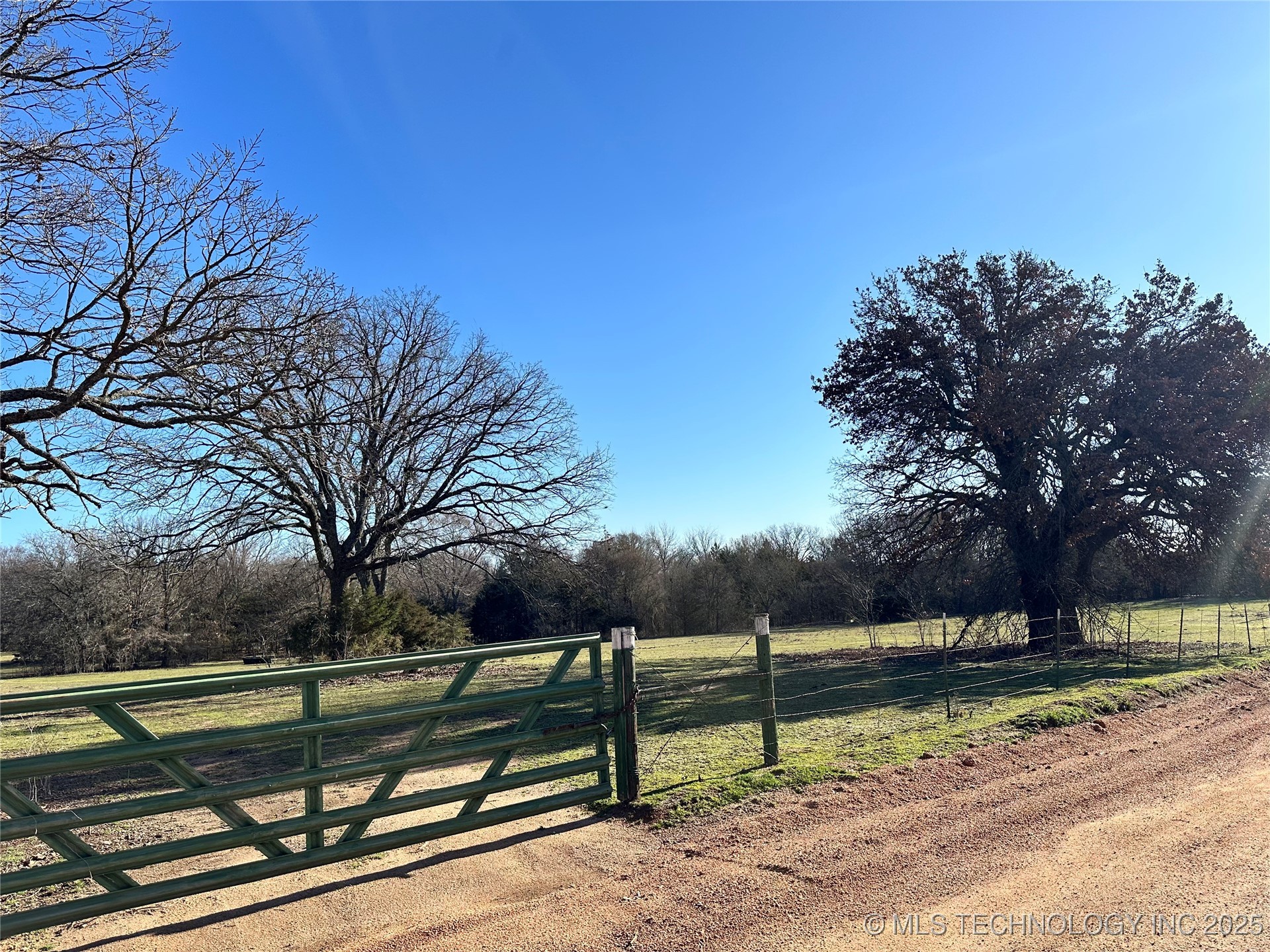 6806 S Rock Creek Loop