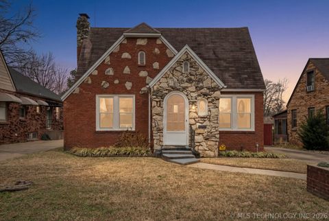 Photo of 2636 E 14th Street, Tulsa, OK 74104 (MLS # 2616921)