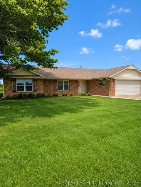 Photo of 1300 W 53rd Street S, Muskogee, OK 74401 (MLS # 2623166)