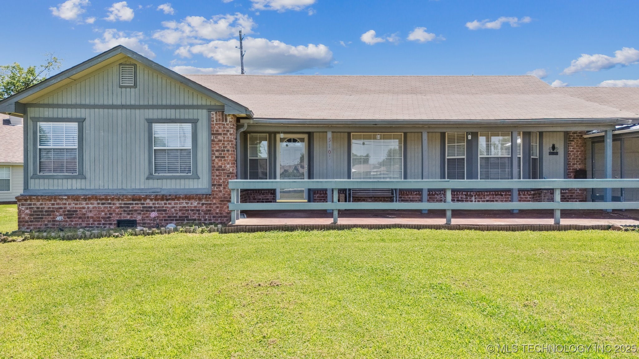 5101 S Spruce Drive