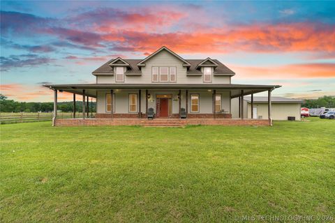 Photo of 56885 County Road 660, Colcord, OK 74338 (MLS # 2622114)
