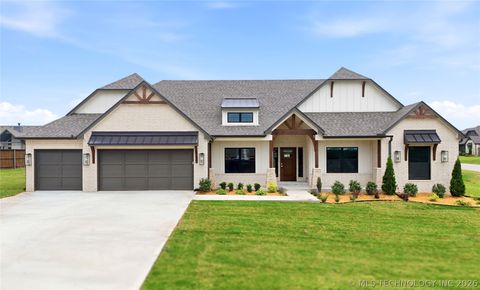 Photo of 1831 E 44th Street, Sand Springs, OK 74063 (MLS # 2621903)