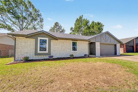 Photo of 301 Valhalla Drive, Muskogee, OK 74403 (MLS # 2616256)