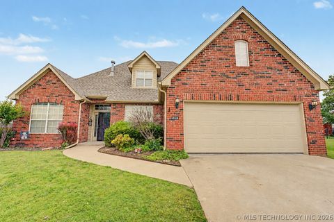Photo of 14901 E 87th Place N, Owasso, OK 74055 (MLS # 2615945)