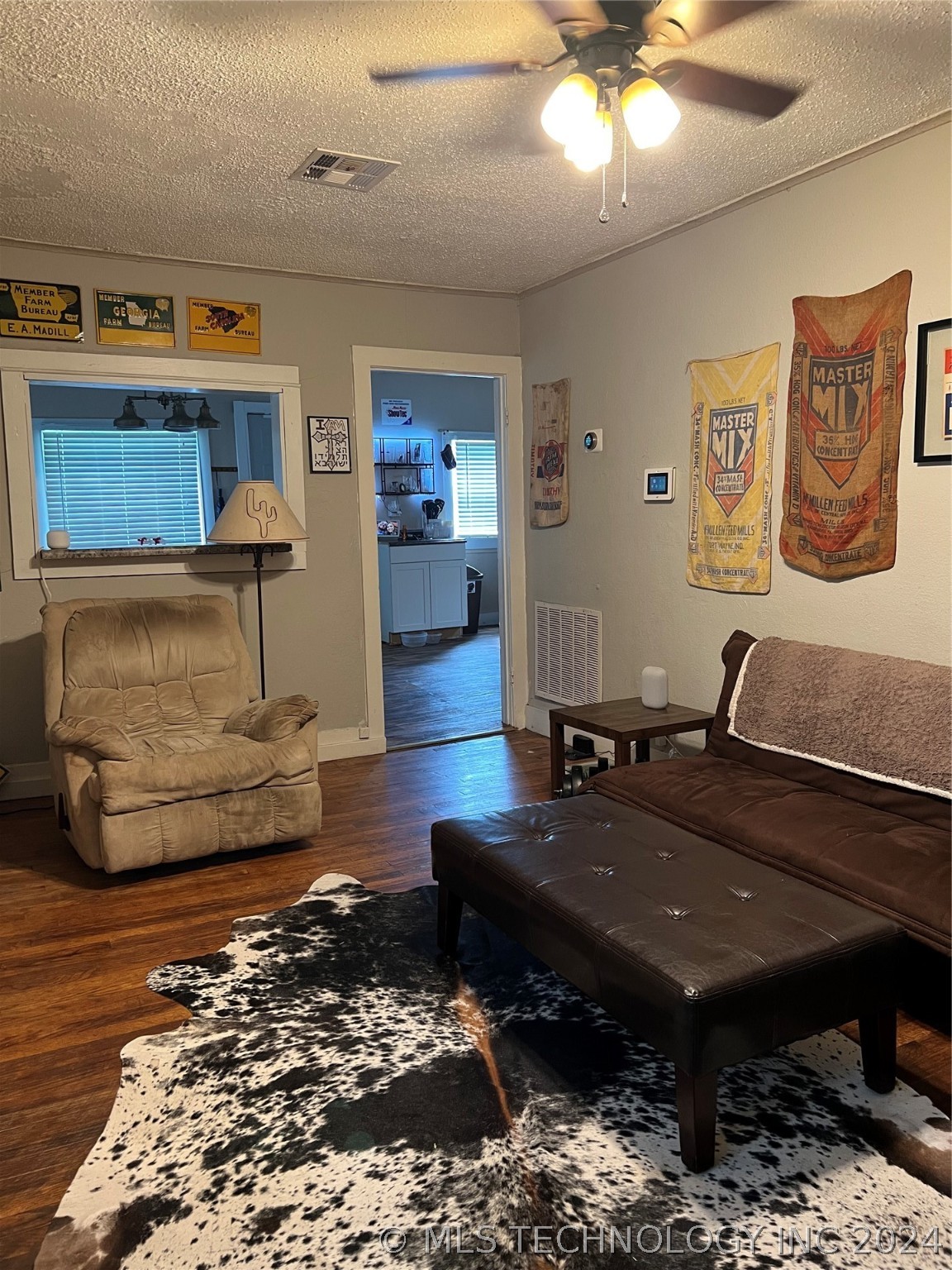 Photo 5 of 8 of 119 E Elmwood Avenue house