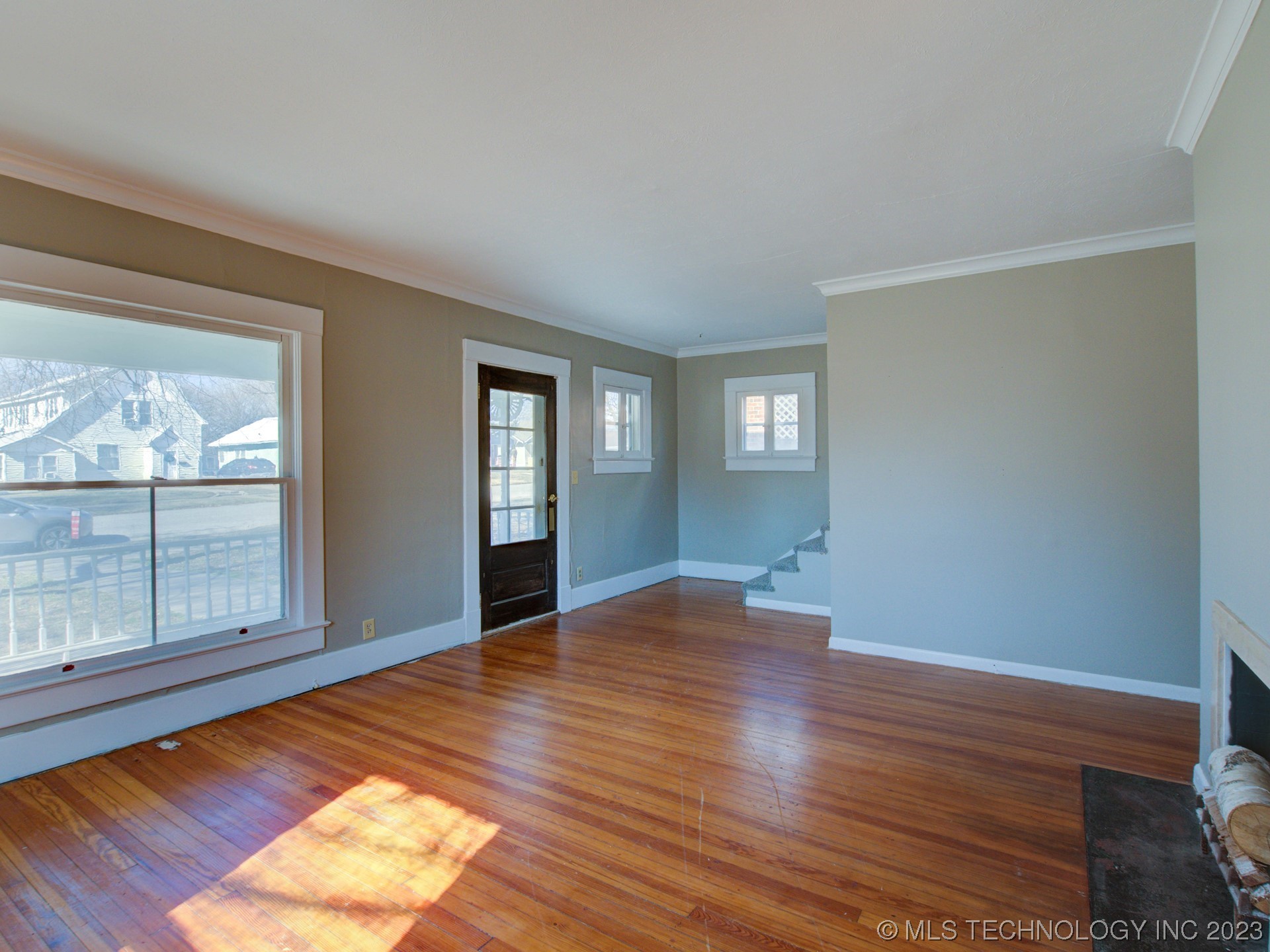 Photo 6 of 28 of 1220 S Johnstone Avenue house