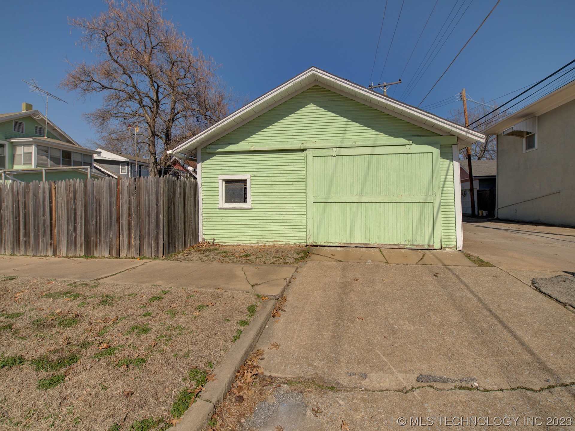 Photo 28 of 28 of 1220 S Johnstone Avenue house