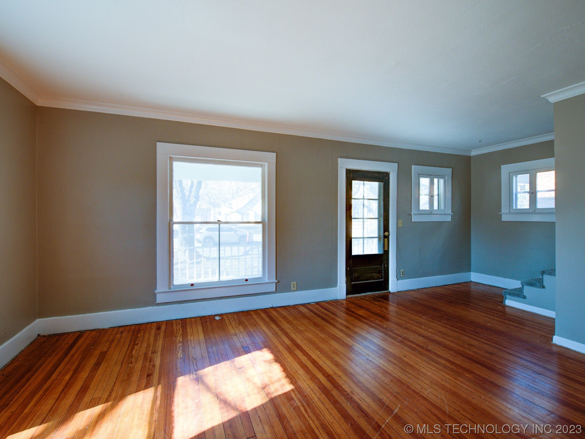 Photo 7 of 28 of 1220 S Johnstone Avenue house
