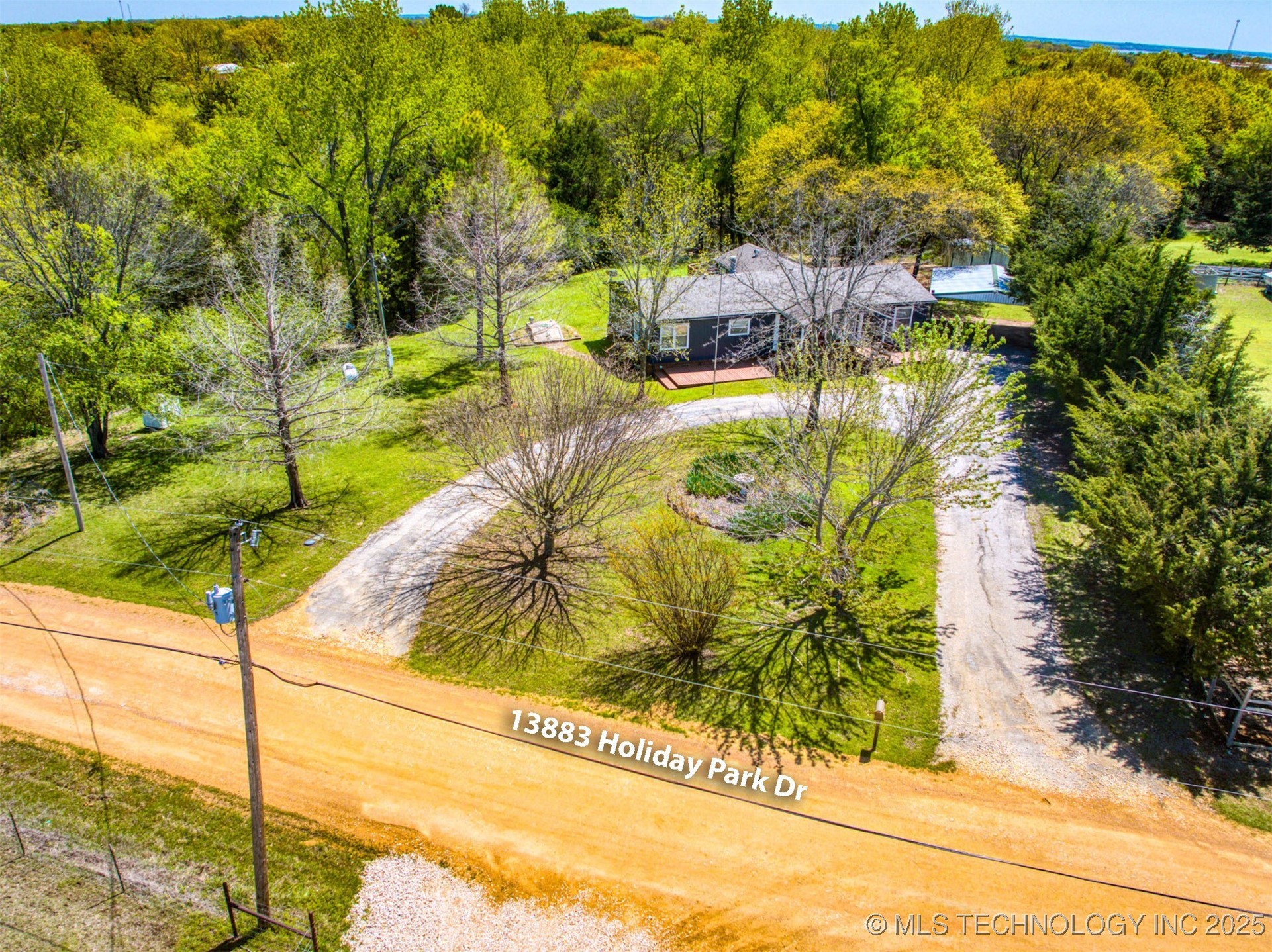 13883 Holiday Park
