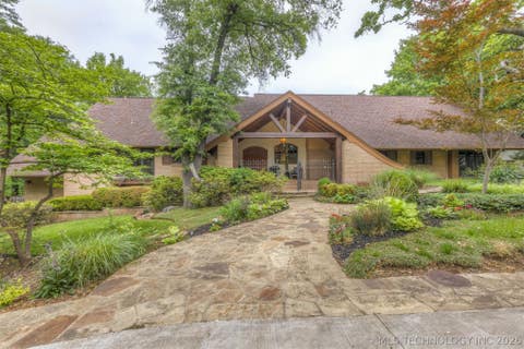Photo of 2707 E 67th Place, Tulsa, OK 74136 (MLS # 2614526)
