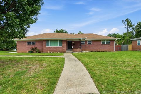 Photo of 1901 S Fulton Avenue, Tulsa, OK 74112 (MLS # 2616369)