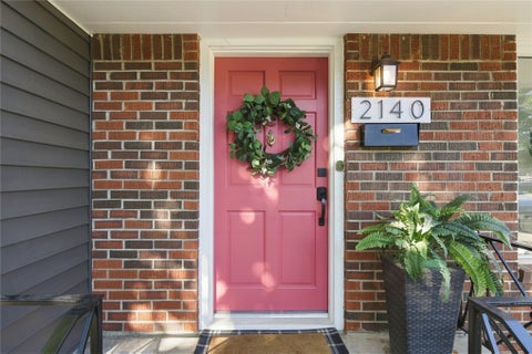 Photo of 2140 S Columbia Avenue, Tulsa, OK 74114 (MLS # 2632986)
