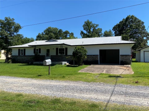 Photo of 421364 E 1164 RD, Eufaula, OK 74432 (MLS # 2622237)