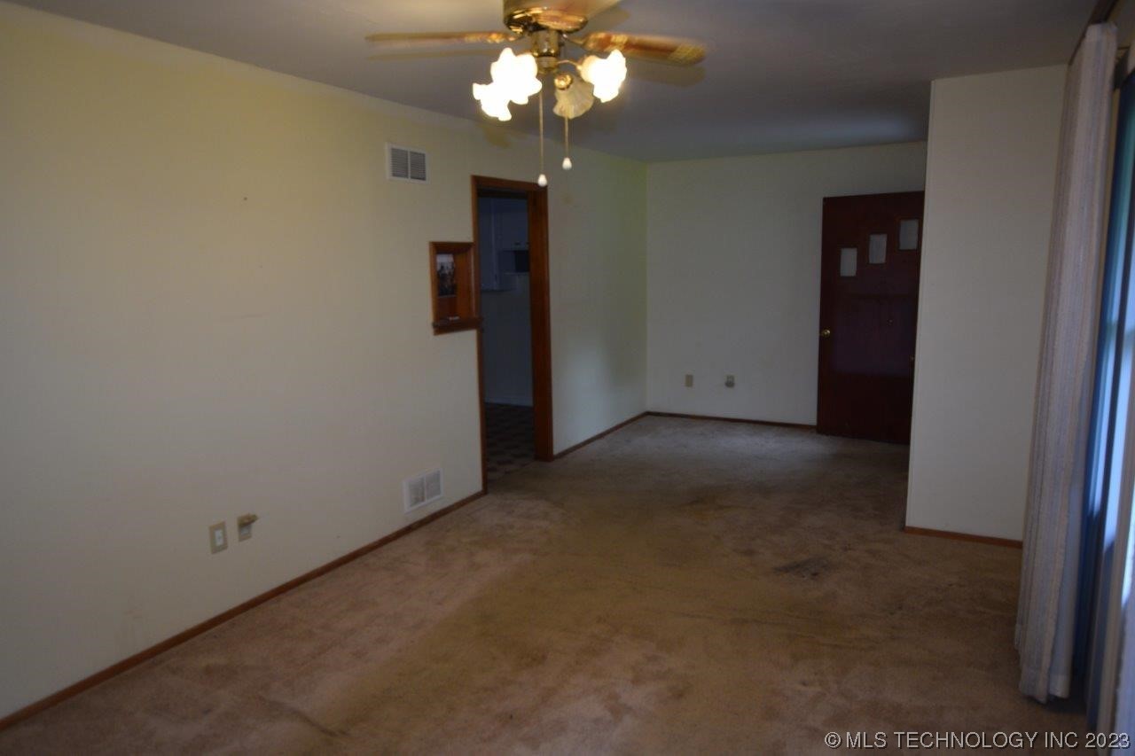 Photo 8 of 46 of 811 N Ross Avenue house