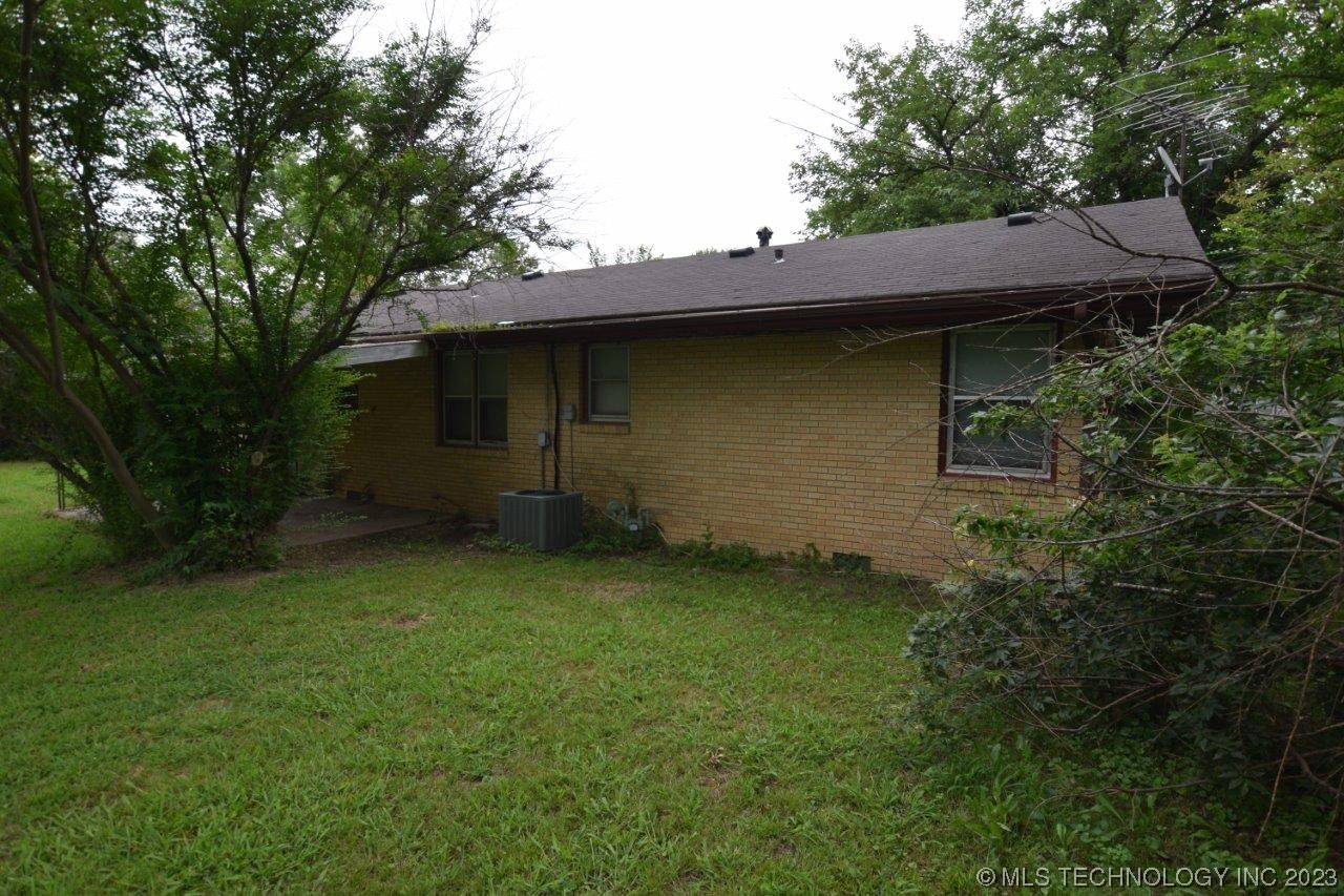 Photo 43 of 46 of 811 N Ross Avenue house