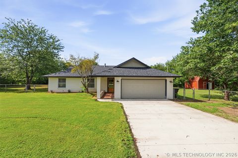 Photo of 10722 E First Street, Claremore, OK 74019 (MLS # 2625182)