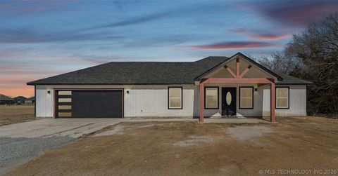 Photo of 239 E 500 Road, Pryor, OK 74361 (MLS # 2617493)