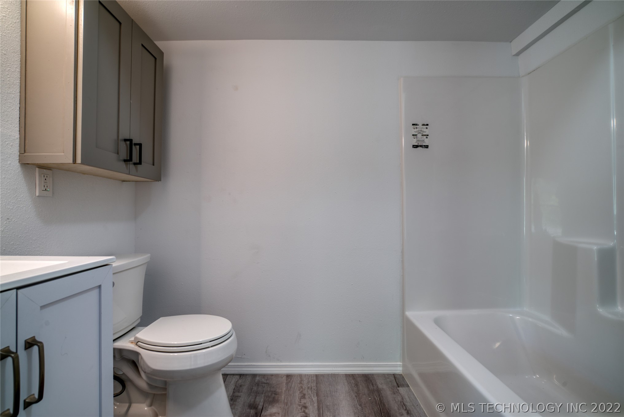 Photo 6 of 28 of 344 N Margarite house