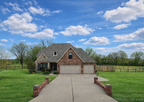 Photo of 12525 Longhorn Court, Glenpool, OK 74033 (MLS # 2605159)