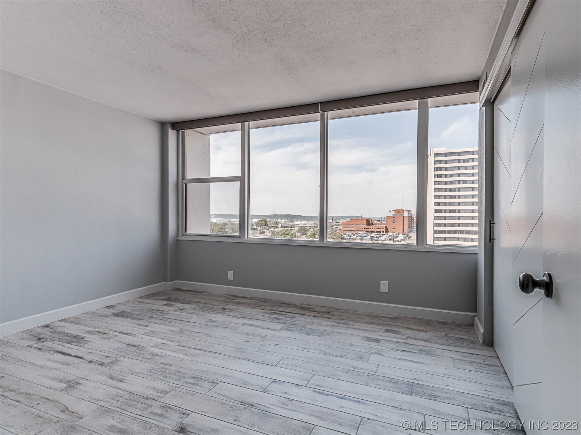 Photo 23 of 44 of 450 W 7th Street 1008 condo