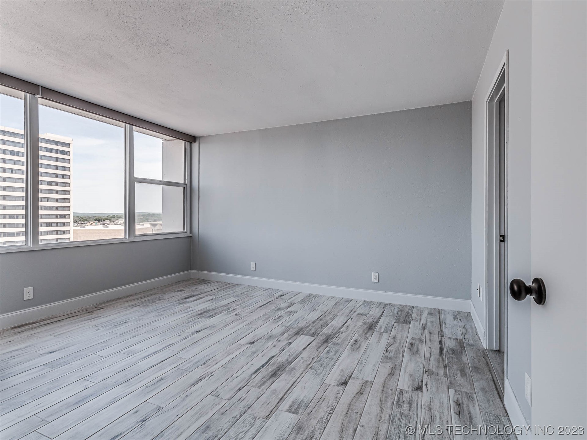 Photo 16 of 44 of 450 W 7th Street 1008 condo