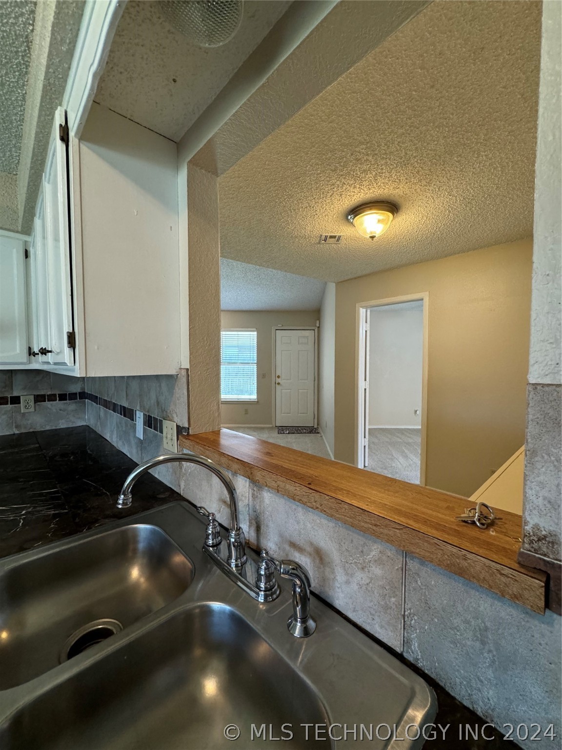 Photo 14 of 25 of 1578 E 68th Street house