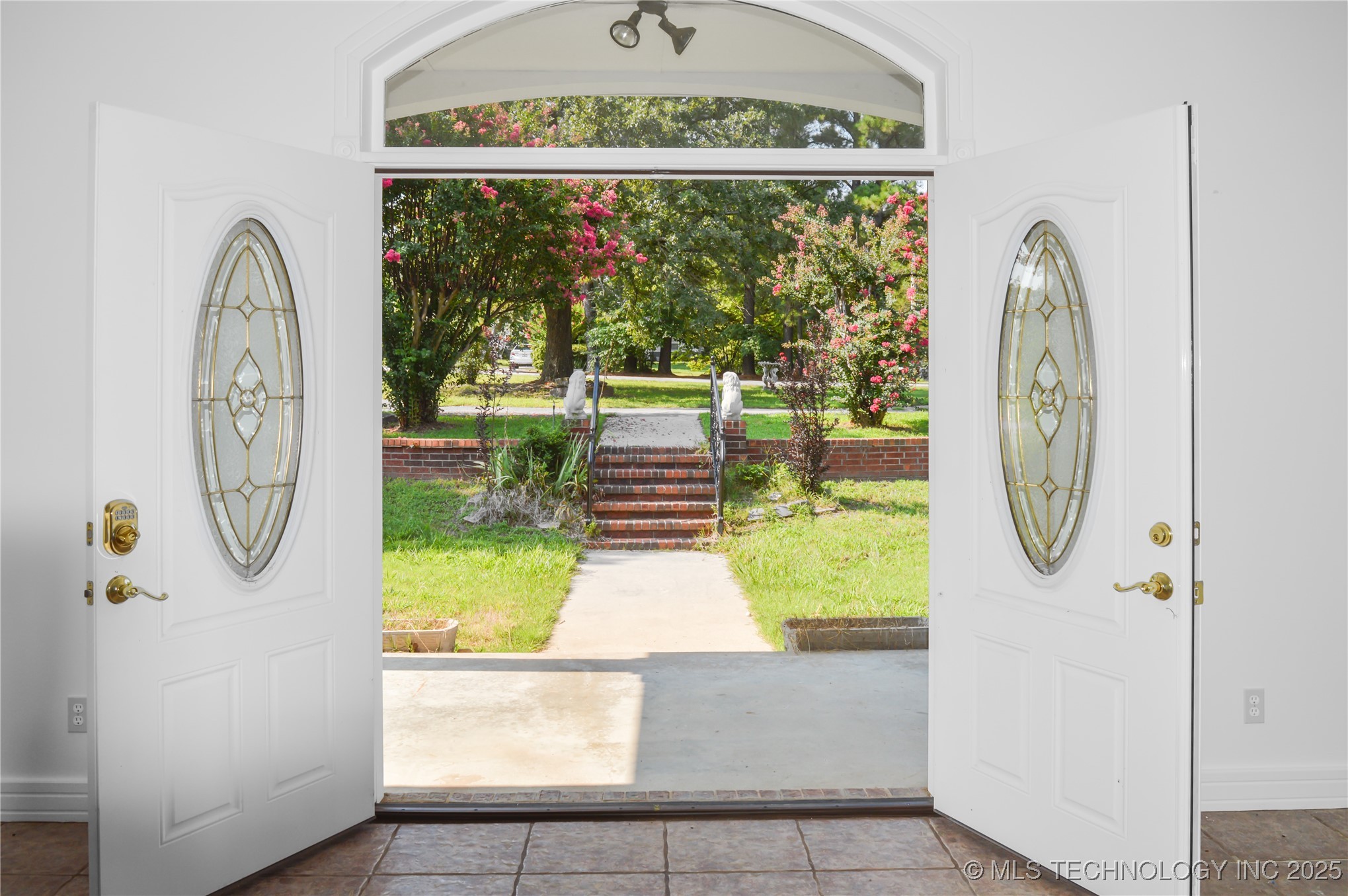 561 W Redbud Lane