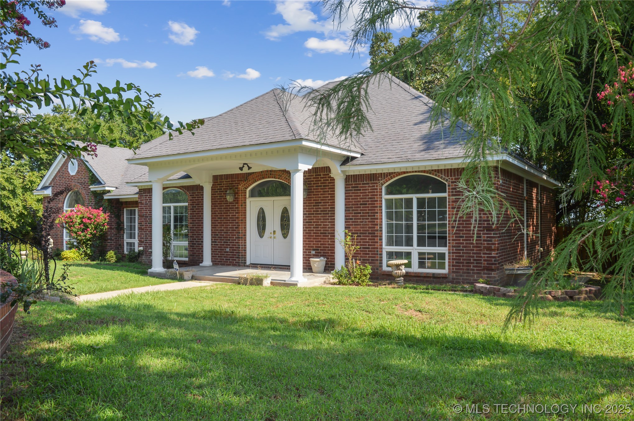 561 W Redbud Lane