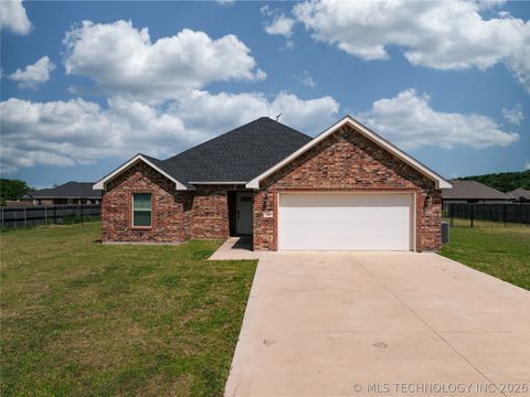 Photo of 394 Lake Meadow Loop Road, Durant, OK 74701 (MLS # 2616555)