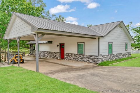 1205 Lakeside Fort Towson OK 74735