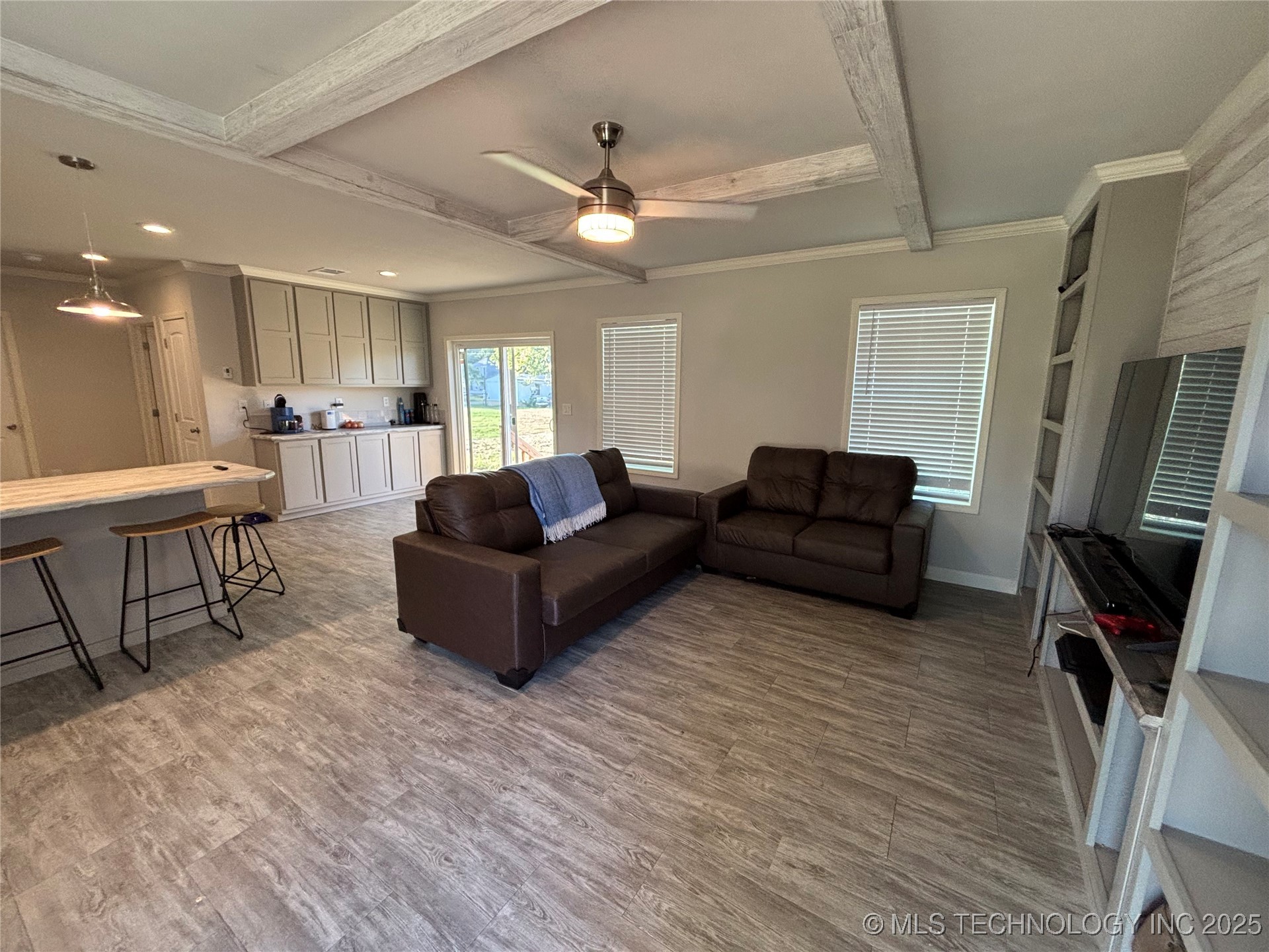 411 W Beech